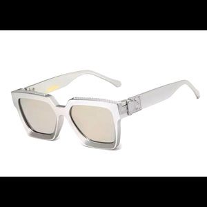 🔥🔥Silver & chrome Glasses - wide rim 🔥🔥